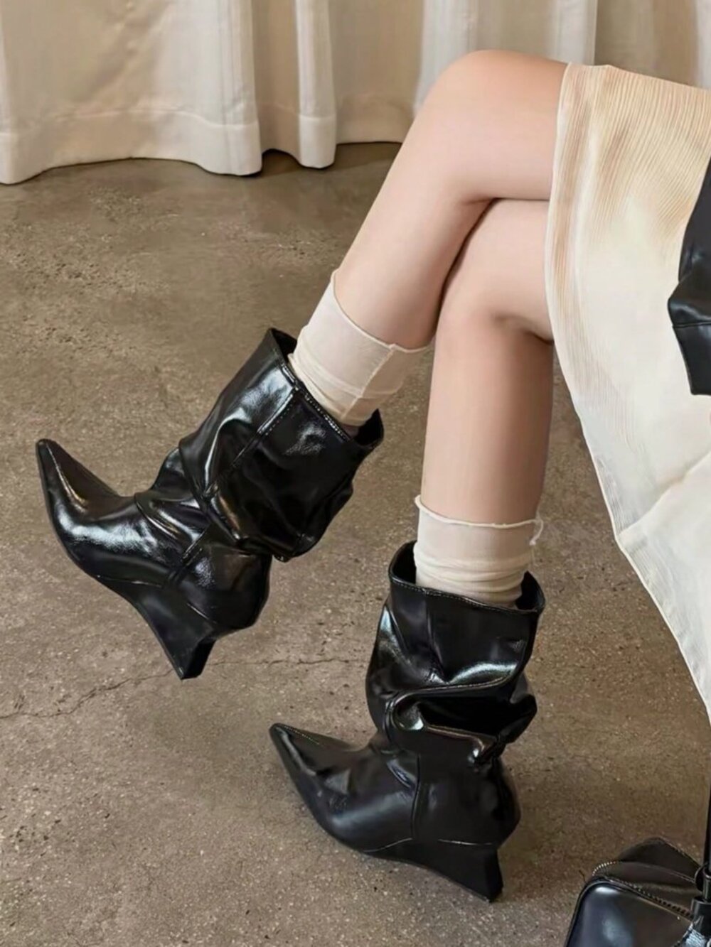 Black Lolita Style Women's Ruched Tall Stacked Pointed Toe Over-The-Knee Boots - Picture 5 of 8